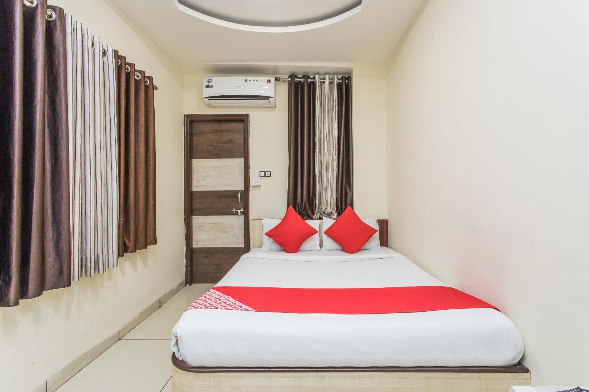 Hotel Mehar Residency Indaur Kültér fotó