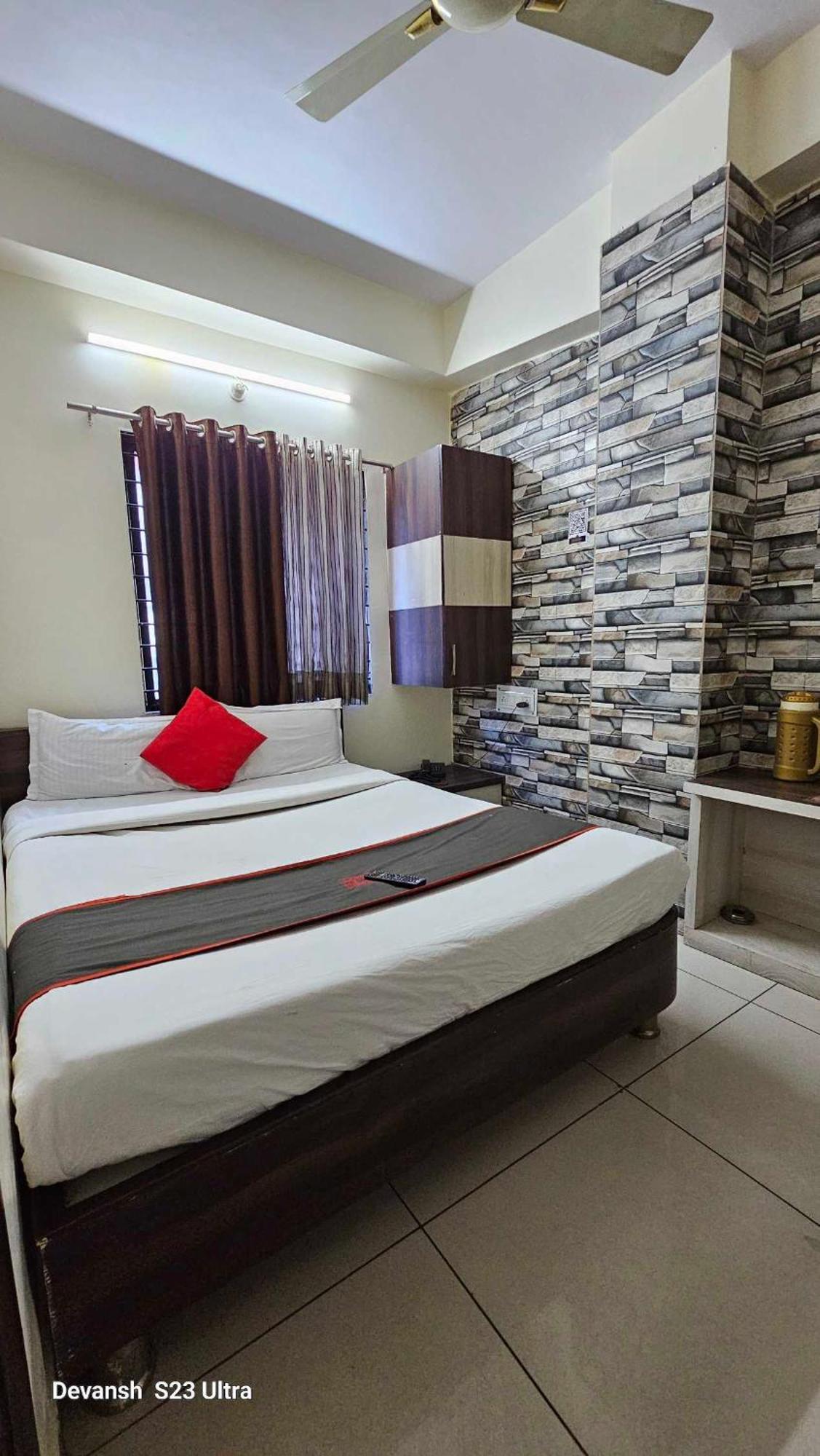 Hotel Mehar Residency Indaur Kültér fotó