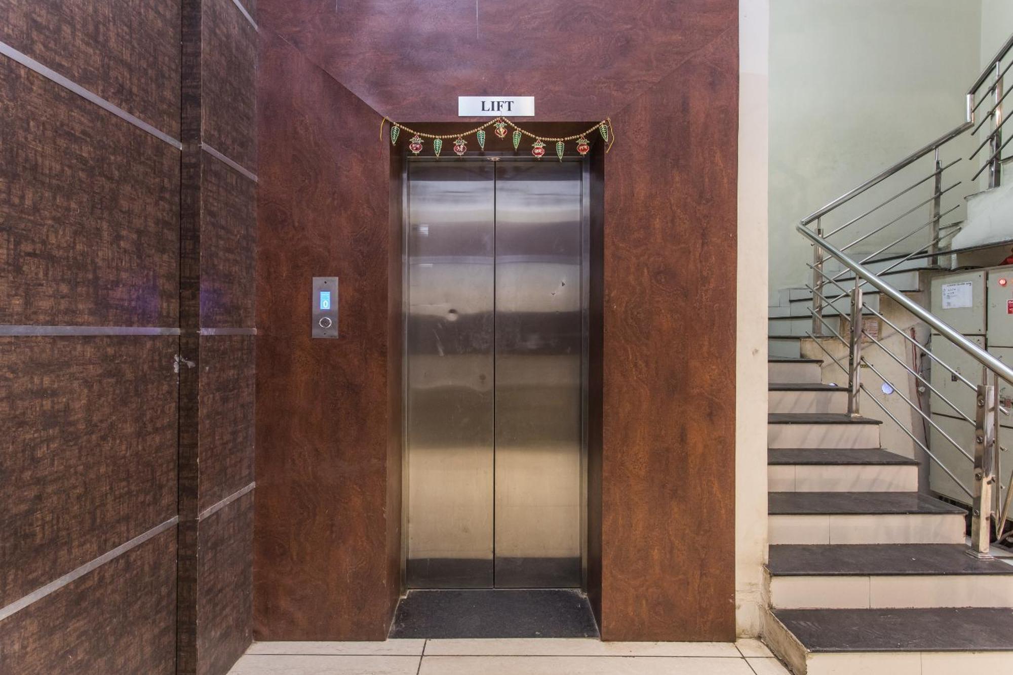 Hotel Mehar Residency Indaur Kültér fotó